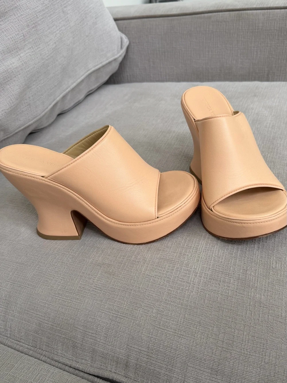 Bottega Veneta Leather Platform Sandal size 38